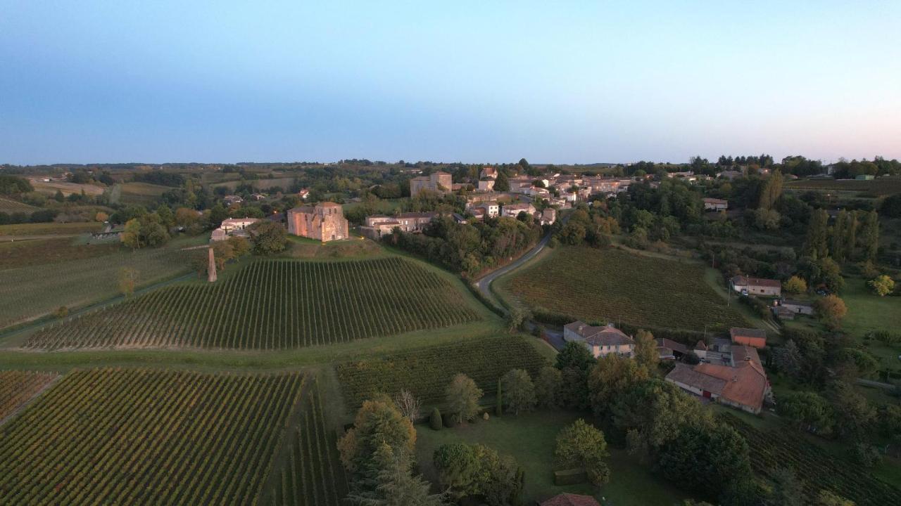 Romantic Gite Nr St Emilion With Private Pool And Views To Die For Pujols  Екстер'єр фото